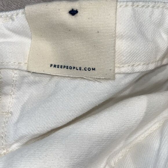 Nwt We The Free white rolled leg shorts - Picture 6 of 8
